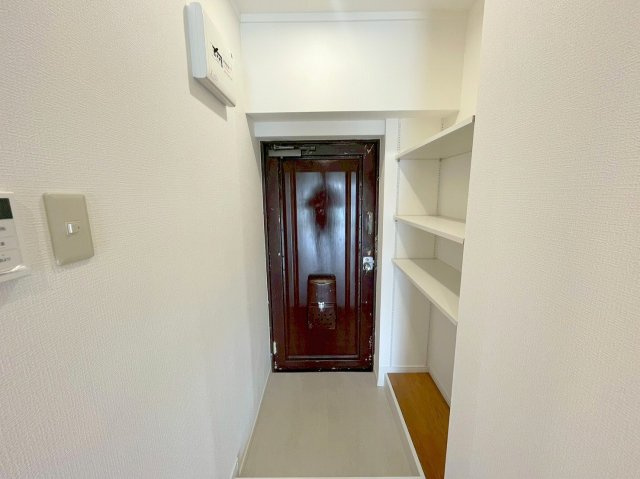 クレール上新庄の玄関