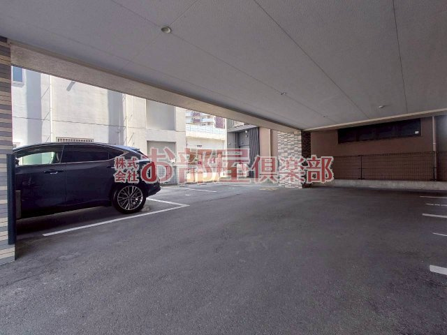 MARKSFORT花畑の駐車場|駐車場があるので、車を買う予定の方も安心です