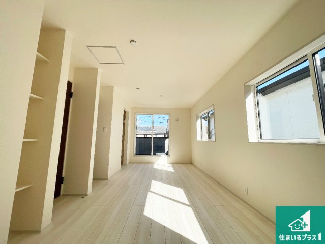 八幡市八幡長田　新築一戸建ての洋室|収納スペースが充実しているので子供の成長に合わせてたくさん収納ができます！家族構成に合わせた様々な活用ができる収納！