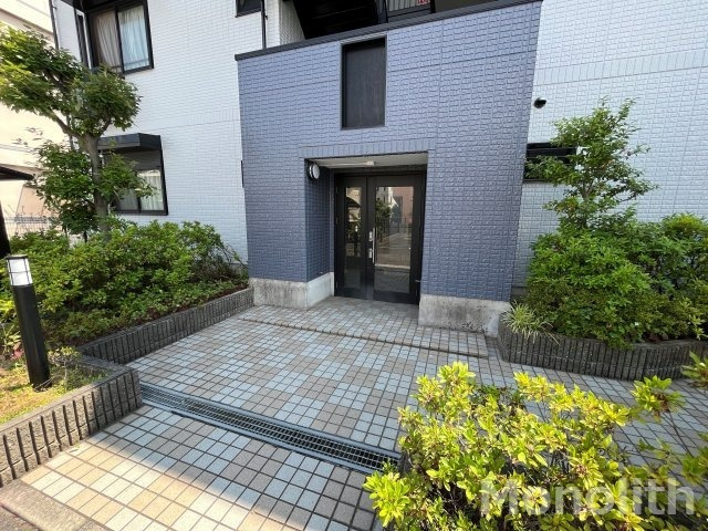 セレノ高石のエントランス