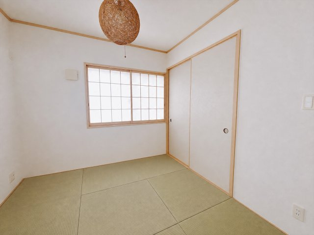 【中古戸建】甘楽郡甘楽町大字白倉の和室|■1階和室｜和室でしか味わえない畳ならではの香りや素材で和のやすらぎを感じてください♪休日はお子様とお昼寝するのにも最適です！
