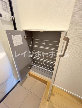 メゾントールモンド八千代中央の玄関