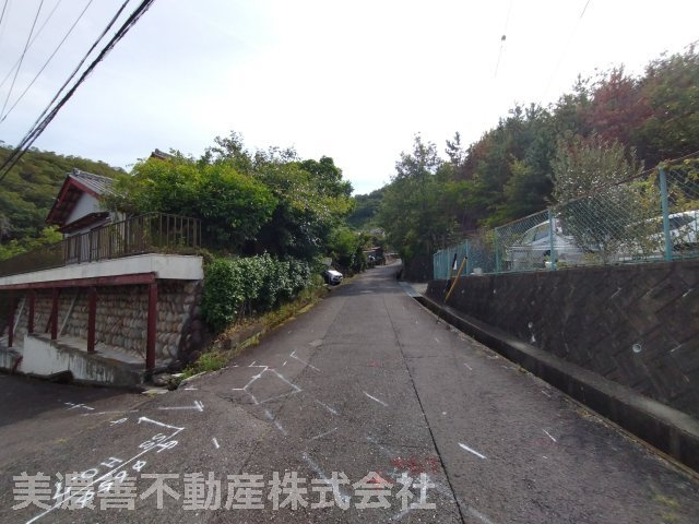 ６６８８４　岐阜市天池１丁目土地の前面道路含む現地写真