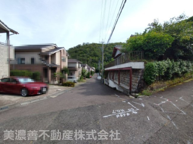 ６６８８４　岐阜市天池１丁目土地の前面道路含む現地写真
