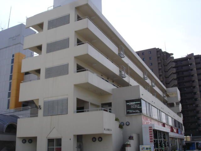 井上企画ビルの外観