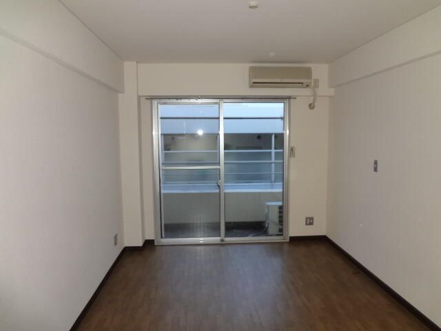 厚木市田村町の賃貸マンションの寝室