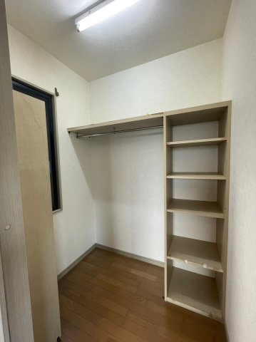 奥山氏貸家の収納