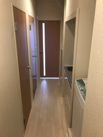 クレイノクーラ　ルガルの玄関