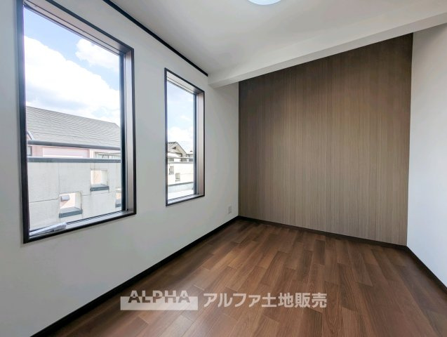 武蔵村山市神明二丁目　リフォーム中古一戸建ての洋室|使い勝手のいい洋室です