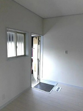 パークヒルBの玄関