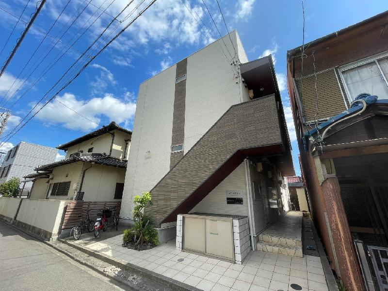ロワール名古屋の外観
