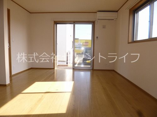 サンコートいしげの居間・リビング
