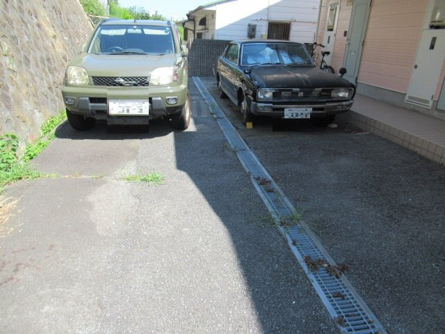 コーポ栄の駐車場