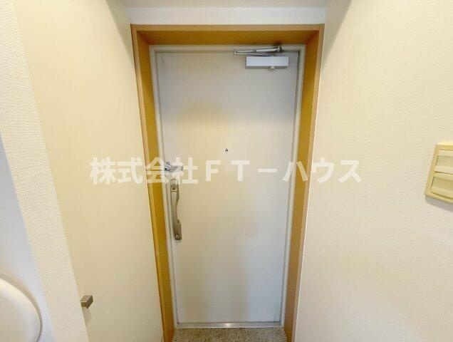 プライマル西船橋の玄関
