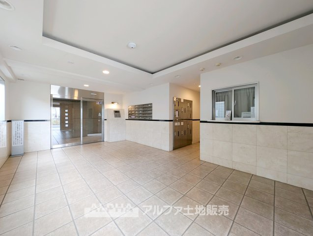 ネクステージ小平のエントランス|建物の内部です