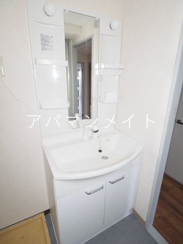 【洗面所】 | ヒルズ小山台Ⅲ | 忙しい朝には欠かせない洗面所です