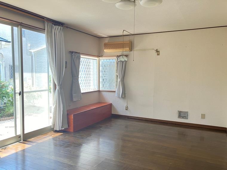 水野戸建の居間・リビング