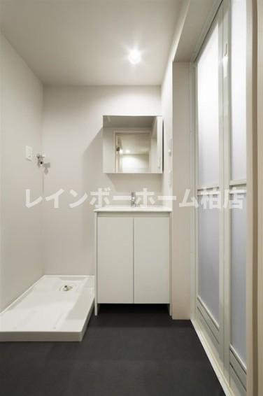 仲介手数料（賃料の1.10ヵ月）の50％OFF対象物件！の洗面所|コンパクトで使いやすい洗面所