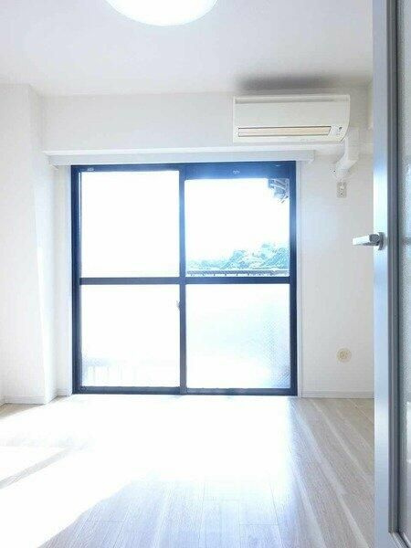 ハイシテイ横浜元町の居間・リビング