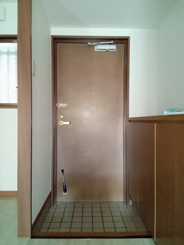 川崎市多摩区生田１丁目の賃貸マンションの玄関