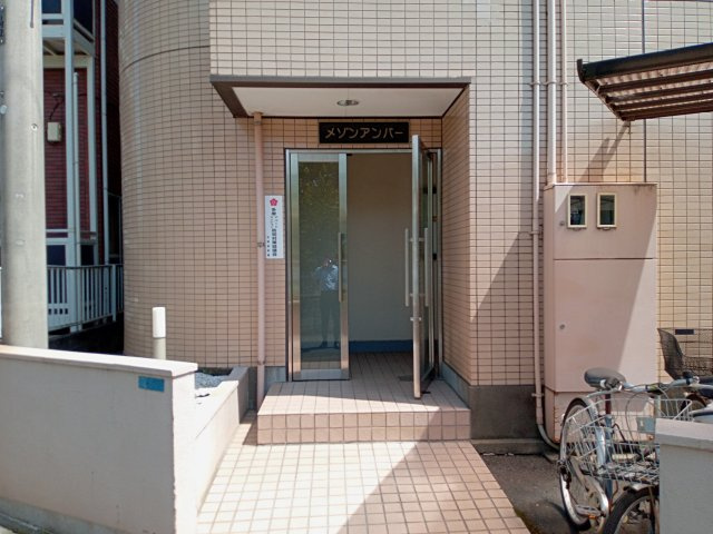 川崎市多摩区生田１丁目の賃貸マンションのエントランス