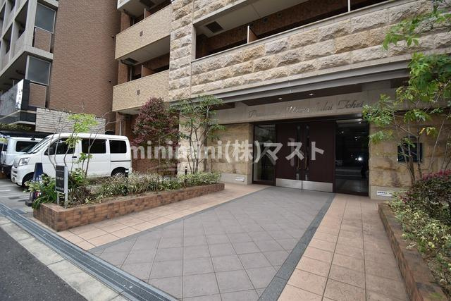 プレサンス上町台東平のエントランス