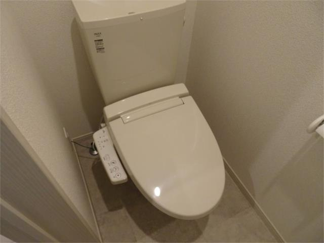 狛江市岩戸北３丁目のアパートのトイレ