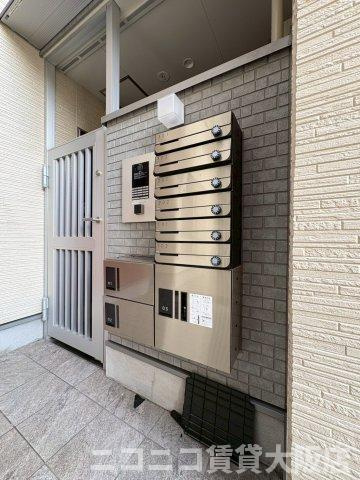 大阪市東成区大今里南３丁目のアパートのエントランス