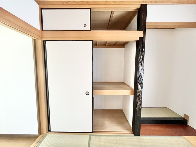 西板持町7丁目貸家の収納