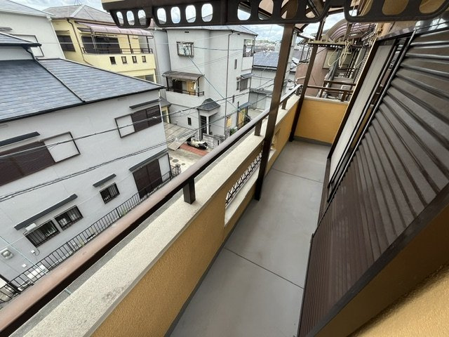 西板持町7丁目貸家のバルコニー