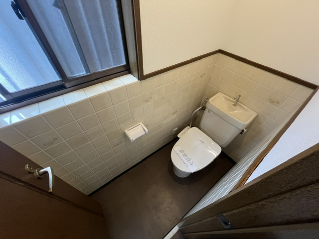 西板持町7丁目貸家のトイレ
