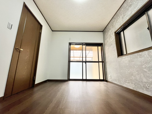 西板持町7丁目貸家の洋室