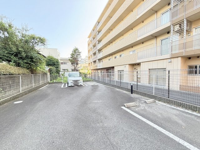 サニーヴィラの駐車場