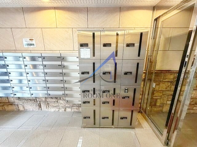 メインステージ神田佐久間町のその他共用部分|集合ポストと宅配ボックスです。