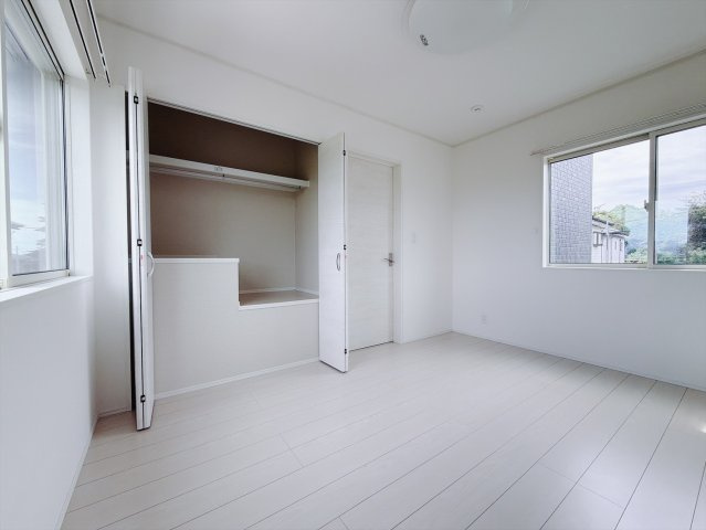 【中古戸建】藤岡市下大塚の洋室|■2階洋室｜子供部屋のメリットは「自立心を養うことができる」「自分で整理整頓できるようになる」そして、お子様が成長した際には「プライバシーを確保できる」といい事だらけ♪