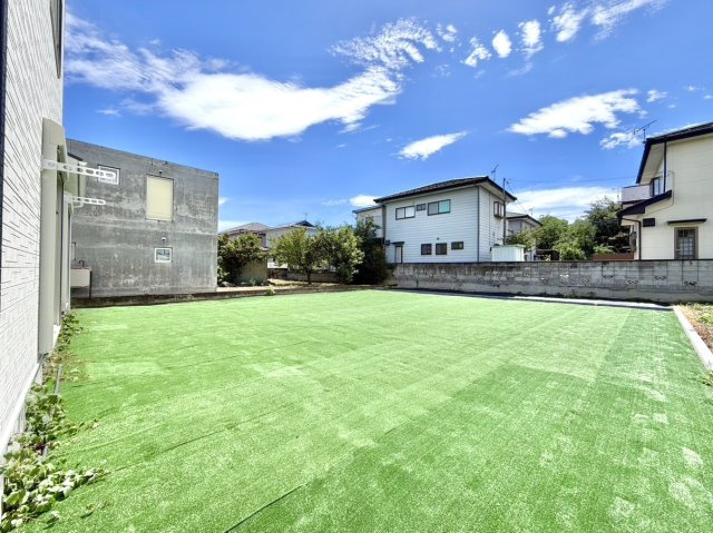 【中古戸建】藤岡市下大塚の外観|■お庭｜ひろーいお庭をご用意しております♪BBQや家庭菜園、またドックランも作れるほどのお庭になってます♪
