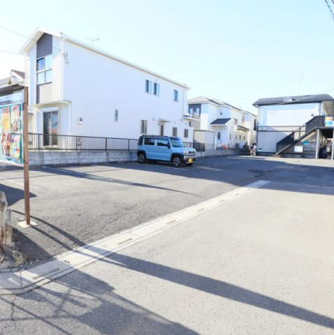 エミグランドの駐車場