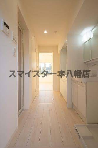 メゾンコリーヌ八柱の玄関