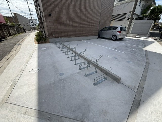 レジーナ本町の駐車場