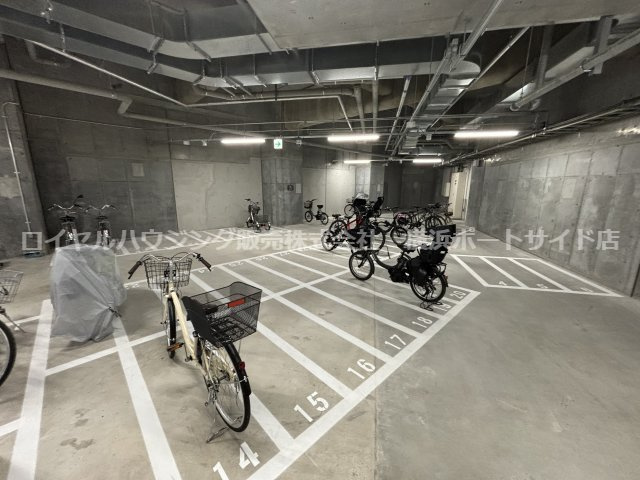 【駐車場】