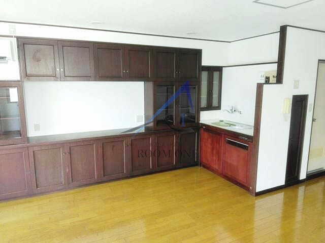 毛塚ビルの居間・リビング|洋室のお部屋です。
