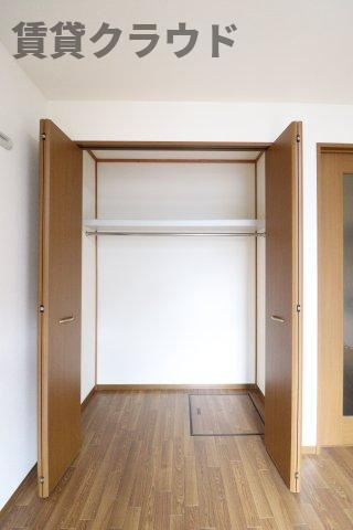 リヴェール・アイⅡの収納|お洋服がかけられるハンガーラック付きです♪