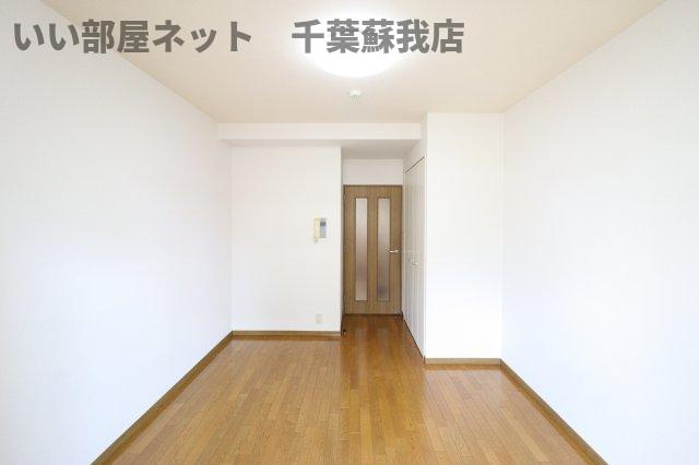 メゾン・ド・ヴィレ千葉中央の居間・リビング|ゆったりとした居間です