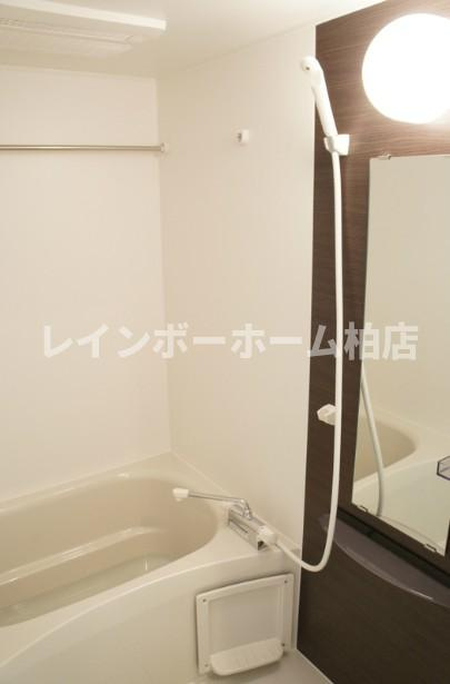 経済的な都市ガス☆二口コンロ☆の浴室|コンパクトで使いやすいお風呂です
