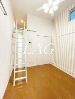 【居間・リビング】 | アザーレ・パッシオ長津田 | 洋室のお部屋です。