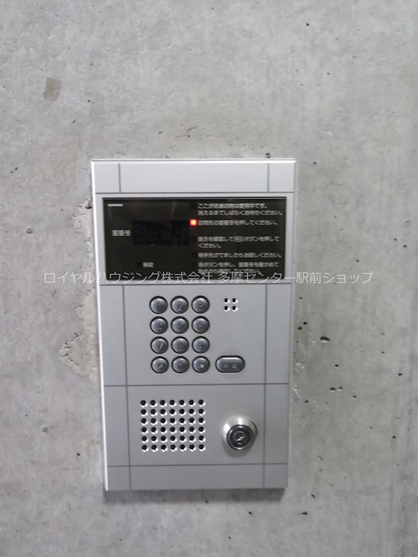 オートロックにはカメラは付いていません♪
