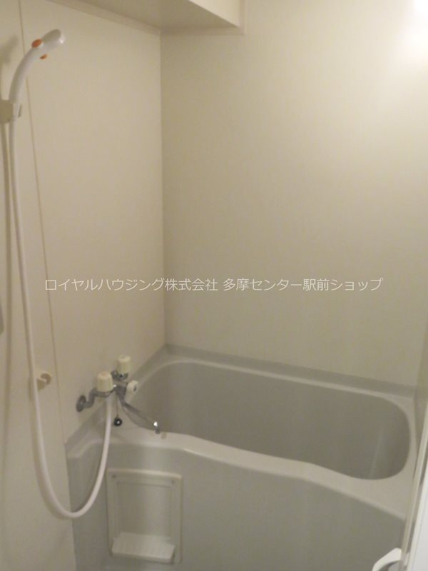 人気のバストイレ別々で、洗面台も独立していて掃除がラクです♪