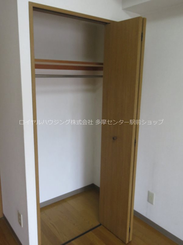 洋室６帖にはクローゼットも付いています♪