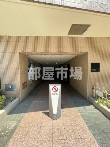 インプルーブ上野松が谷のエントランス