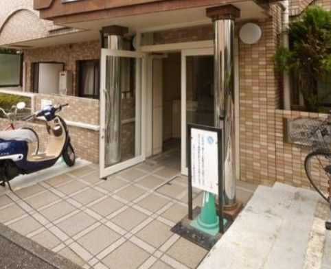 日神パレステージ宮崎台のエントランス